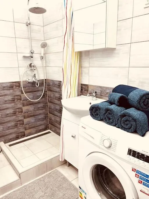 Westend Warm & Cozy Residence Budapest 0*,